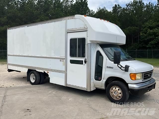 Ford E-350 Furgooniga kaubikud