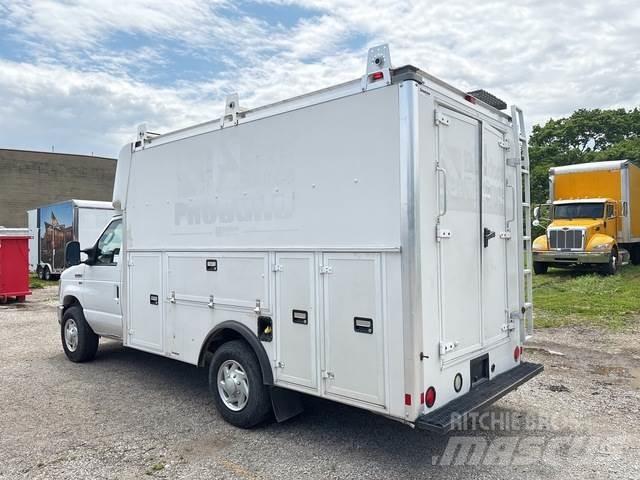 Ford E-350 Kaubikud