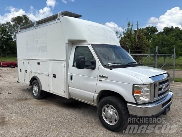 Ford E-350 Kaubikud