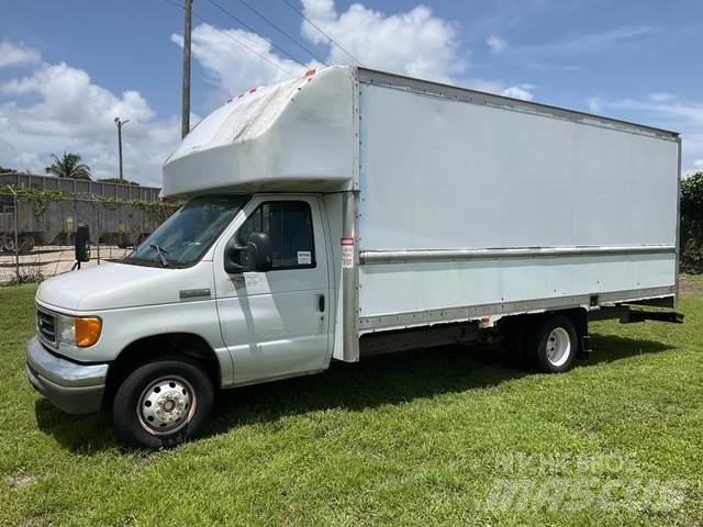 Ford E-350 Furgoonautod