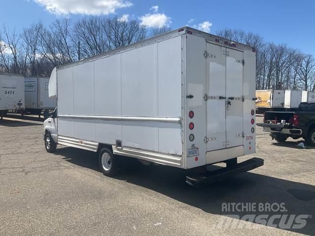 Ford E-350 Furgoonautod