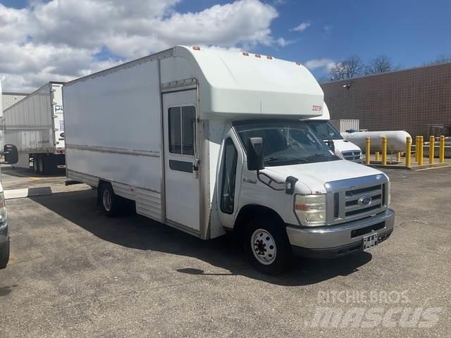 Ford E-350 Furgoonautod