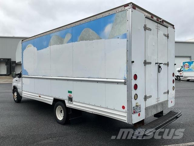Ford E-350 Furgoonautod