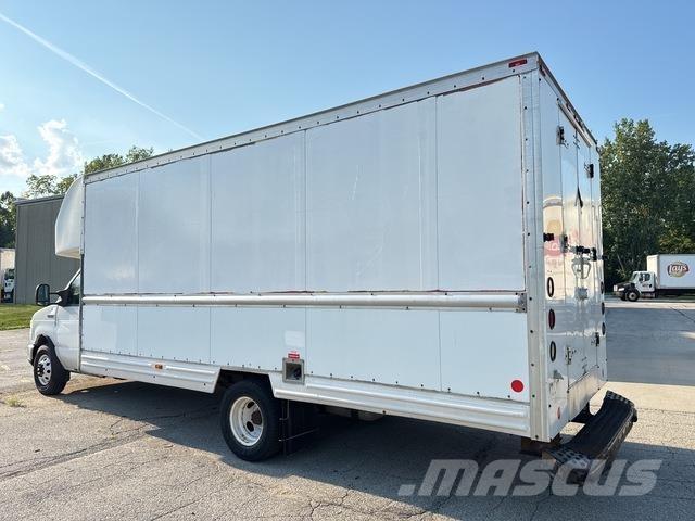 Ford E-350 Furgoonautod