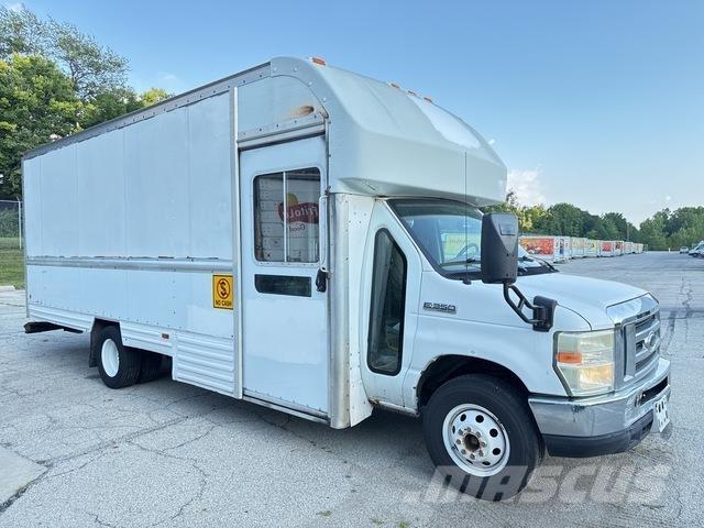 Ford E-350 Furgoonautod