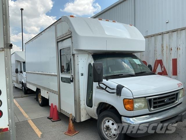 Ford E-350 Furgoonautod