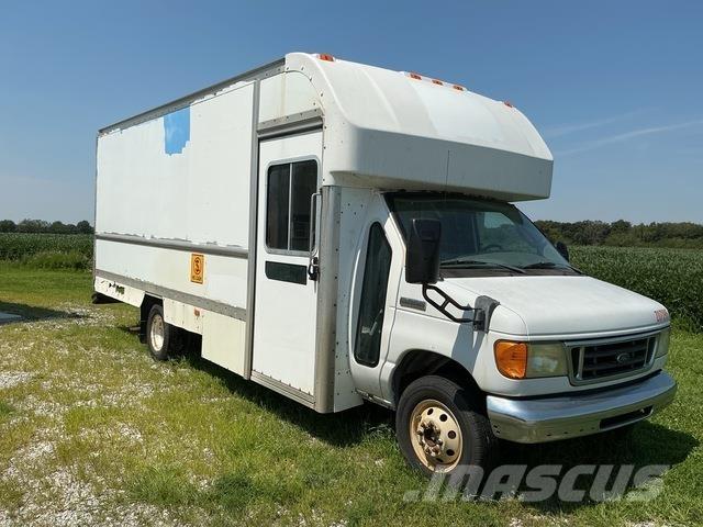 Ford E-350 Kaubikud
