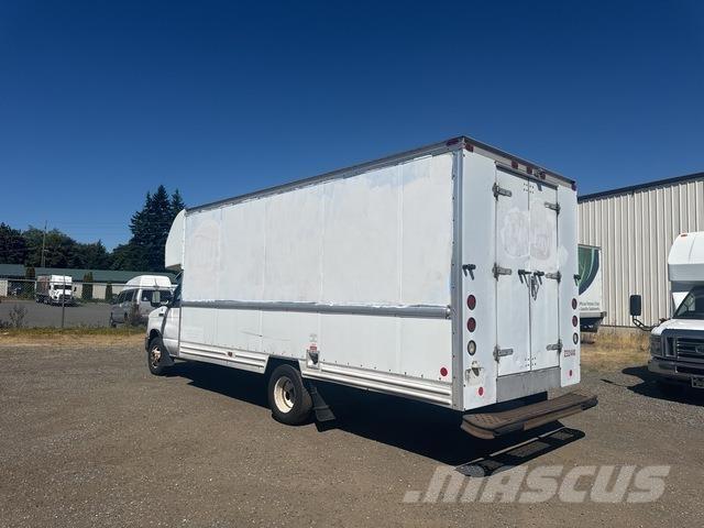 Ford E-350 Furgoonautod