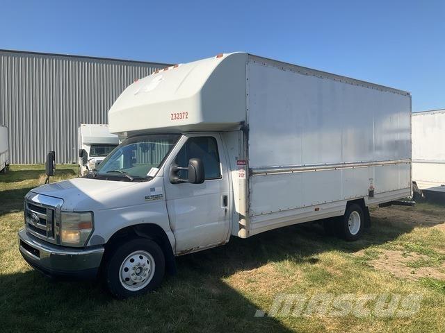 Ford E-350 Furgoonautod