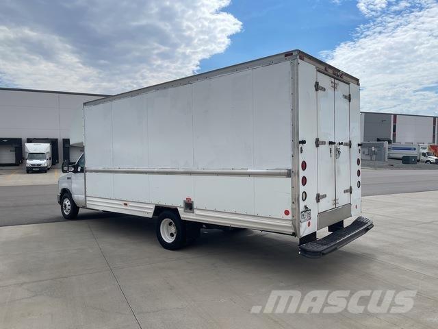 Ford E-350 Furgoonautod