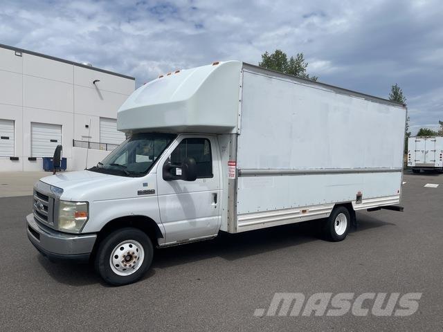Ford E-350 Furgoonautod