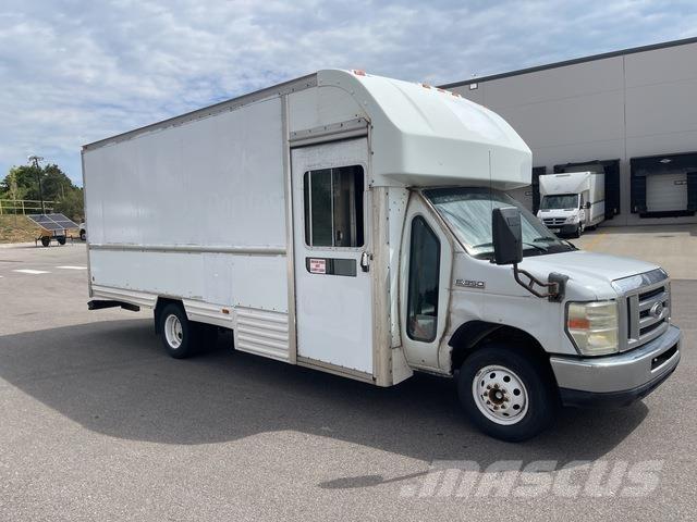 Ford E-350 Furgoonautod