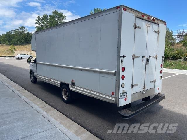 Ford E-350 Furgoonautod