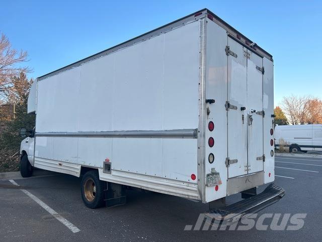 Ford E-350 Kaubikud