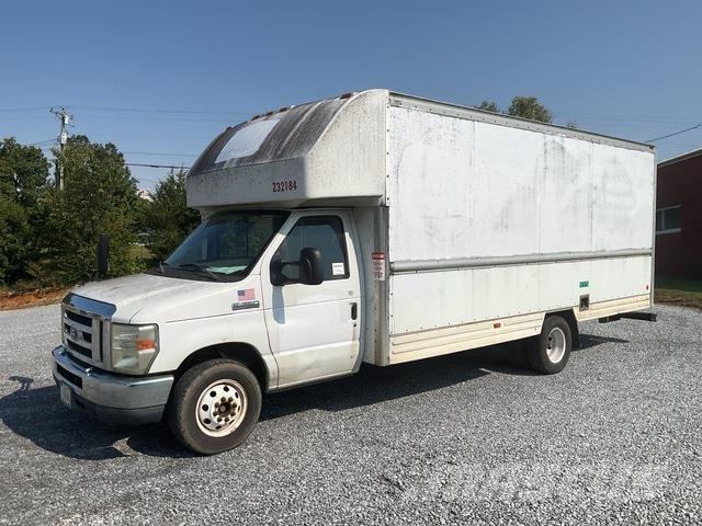 Ford E-350 Furgoonautod
