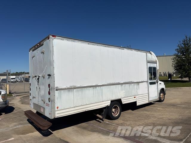 Ford E-350 Furgoonautod