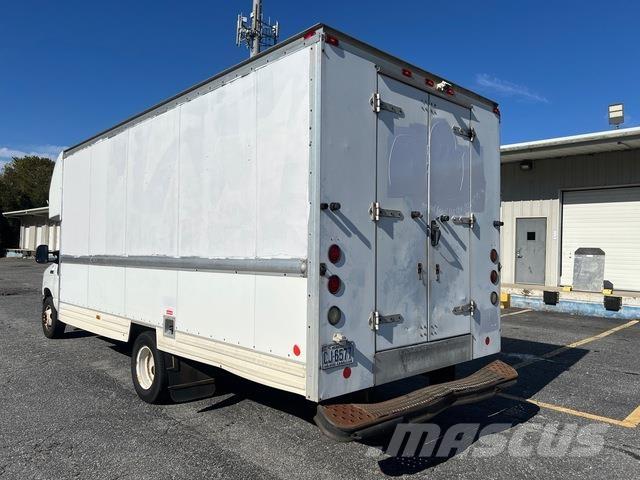 Ford E-350 Furgoonautod