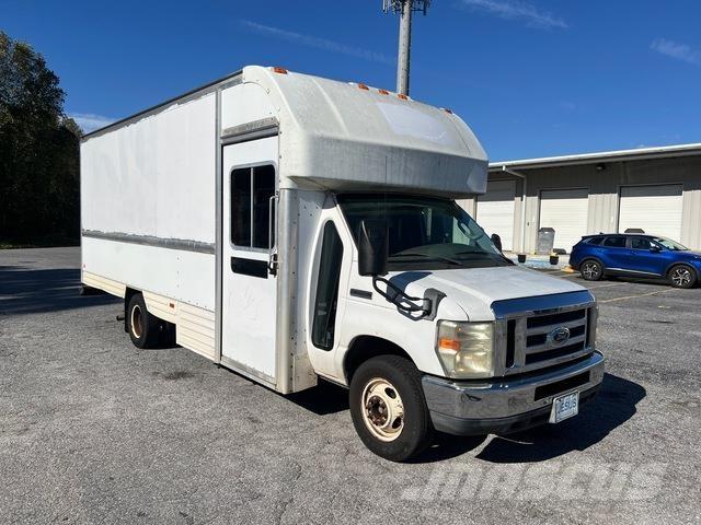 Ford E-350 Furgoonautod