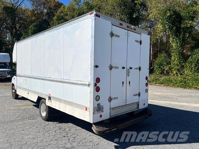 Ford E-350 Furgoonautod