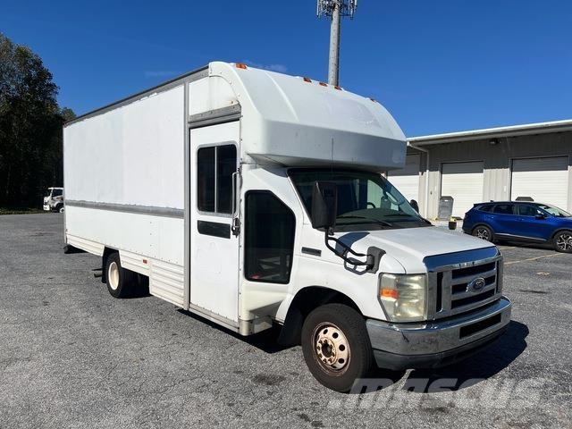 Ford E-350 Furgoonautod