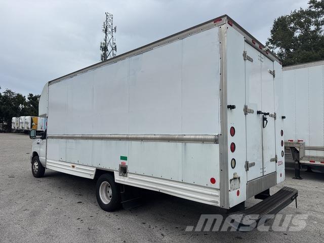 Ford E-350 Furgoonautod