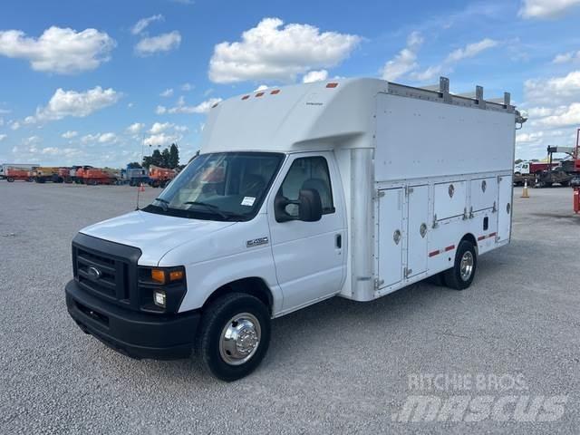 Ford E-450 Madelkaubikud