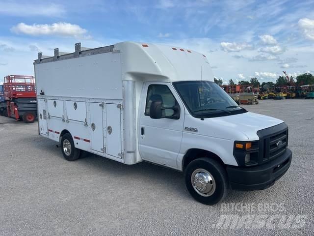 Ford E-450 Madelkaubikud
