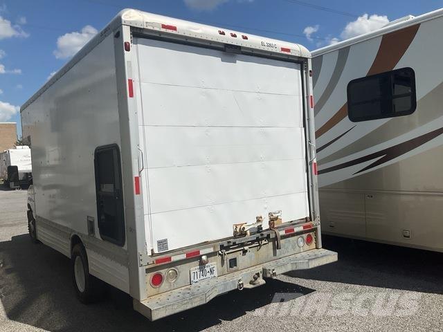 Ford E-450 Furgoonautod
