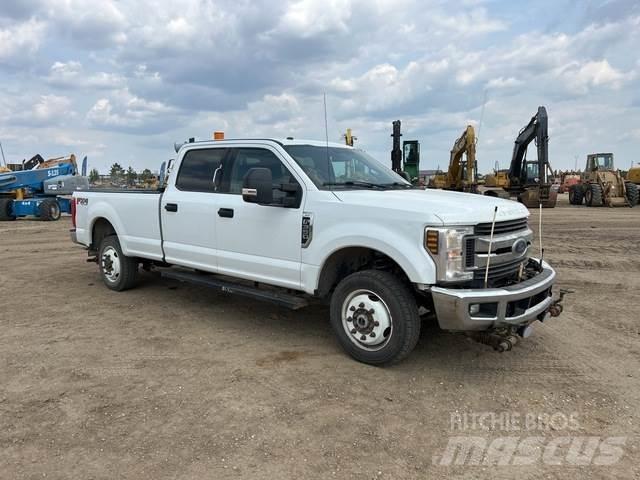 Ford F-350 Muu