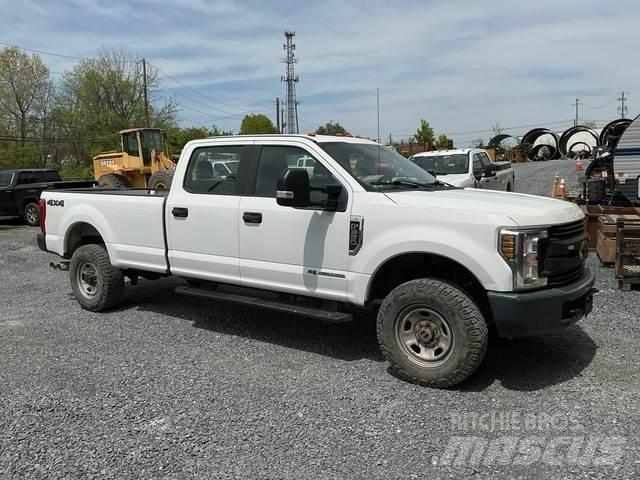Ford F-350 Muu