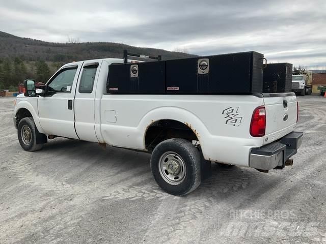 Ford F-350 Muu