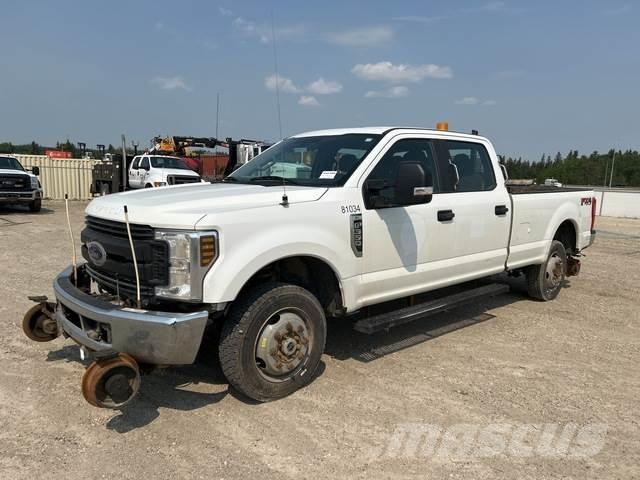 Ford F-350 Muu