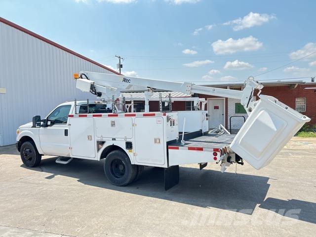 Ford F-350 Auto korvtõstukid
