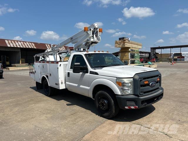 Ford F-350 Auto korvtõstukid