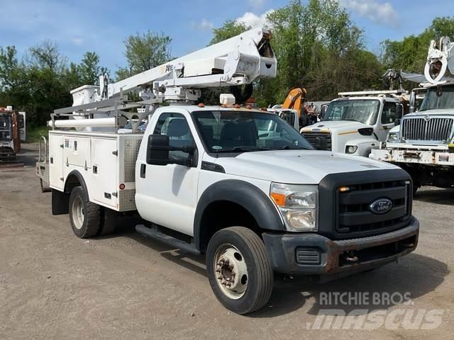 Ford F-450 Auto korvtõstukid