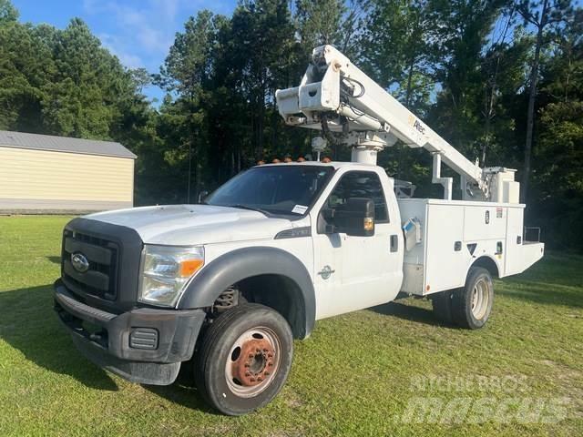 Ford F-450 Auto korvtõstukid