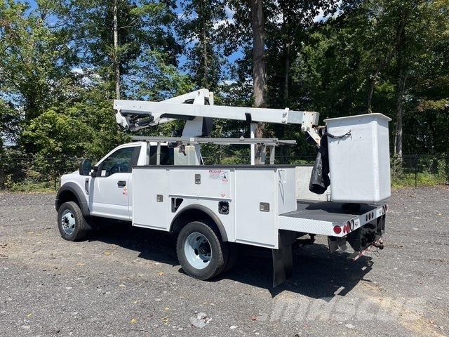 Ford F-450 Auto korvtõstukid