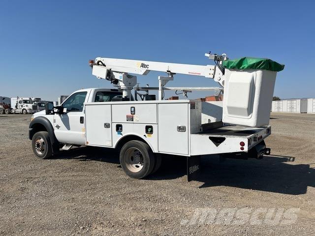 Ford F-450 Auto korvtõstukid