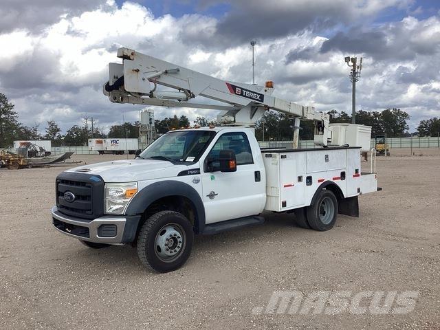Ford F-550 Auto korvtõstukid
