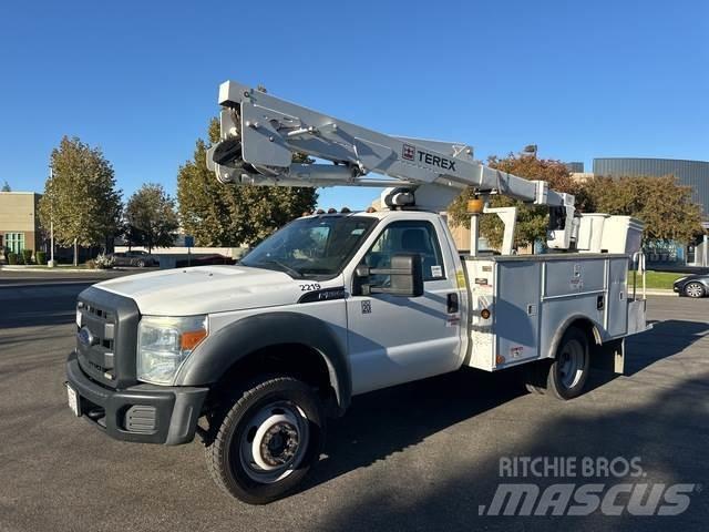 Ford F-550 Auto korvtõstukid