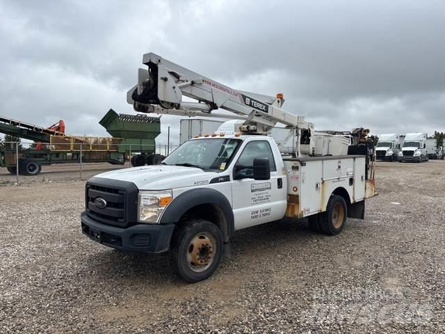 Ford F-550 Auto korvtõstukid