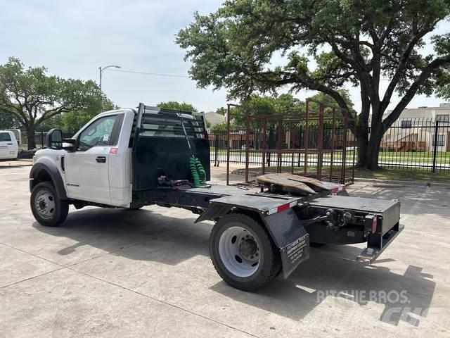 Ford F-550 Muu