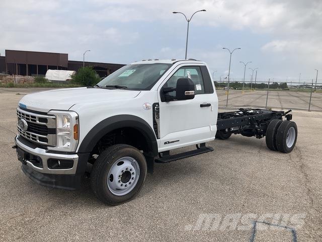 Ford F-550 Kabiinid