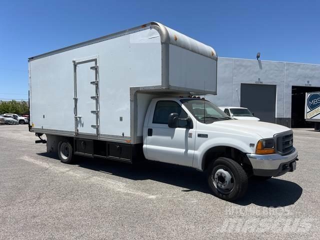 Ford F-550 Furgoonautod