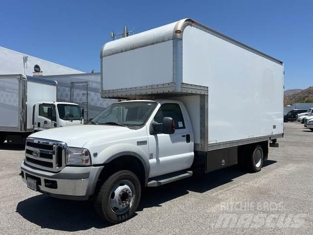 Ford F-550 Furgoonautod