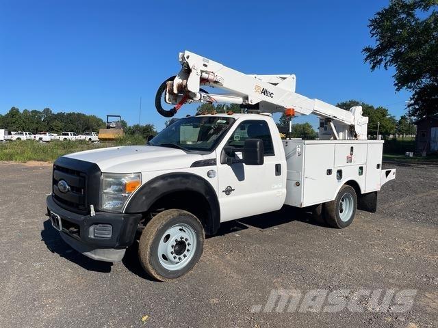 Ford F-550 Auto korvtõstukid