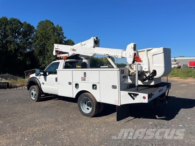 Ford F-550 Auto korvtõstukid