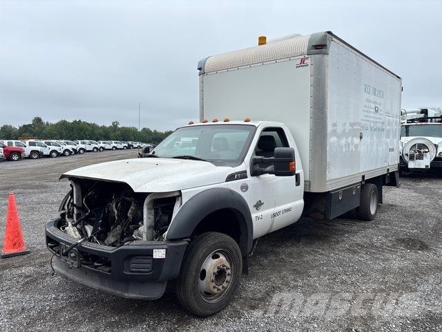 Ford F-550 Furgoonautod