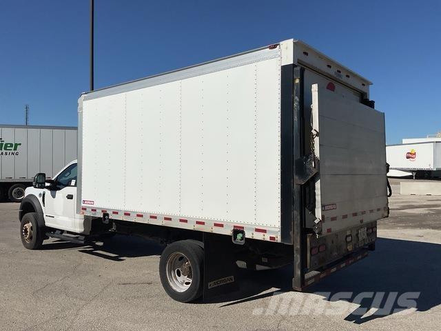 Ford F-550 Furgoonautod