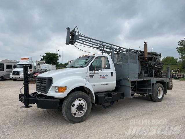 Ford F-650 Puurmasinad